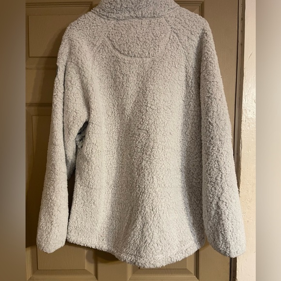 Brand new simply southern Piped Sherpa. Women’s size L. - Picture 2 of 4